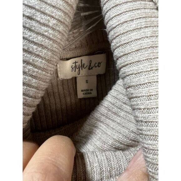 Lightweight Knit Turtleneck Sweater Small by STYLE&CO - Picture 3 of 3